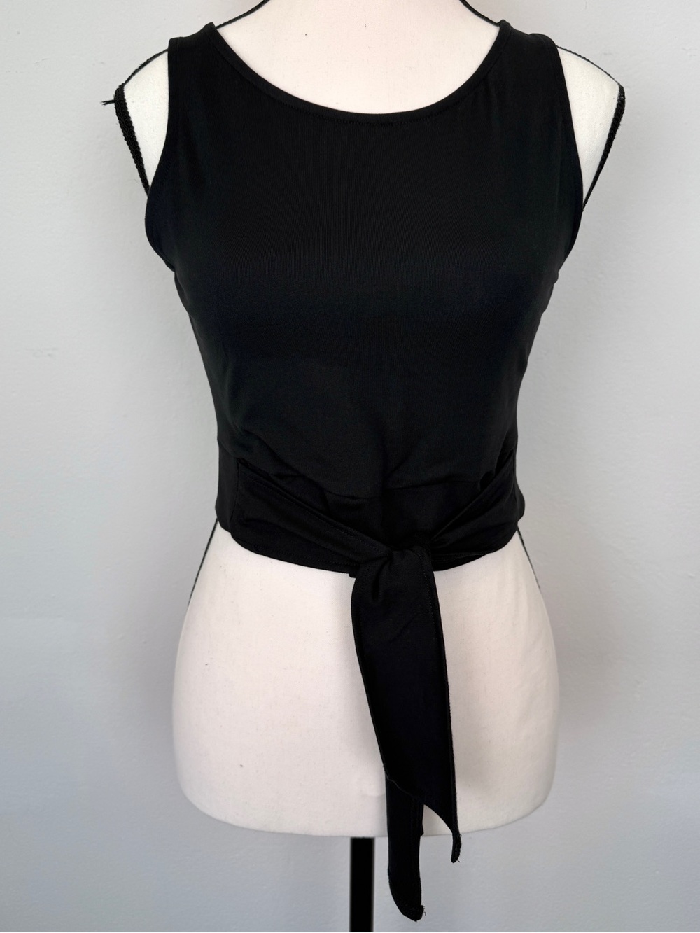 Core 10 Size Small Black Tie Waist Cropped Workout Tank Top